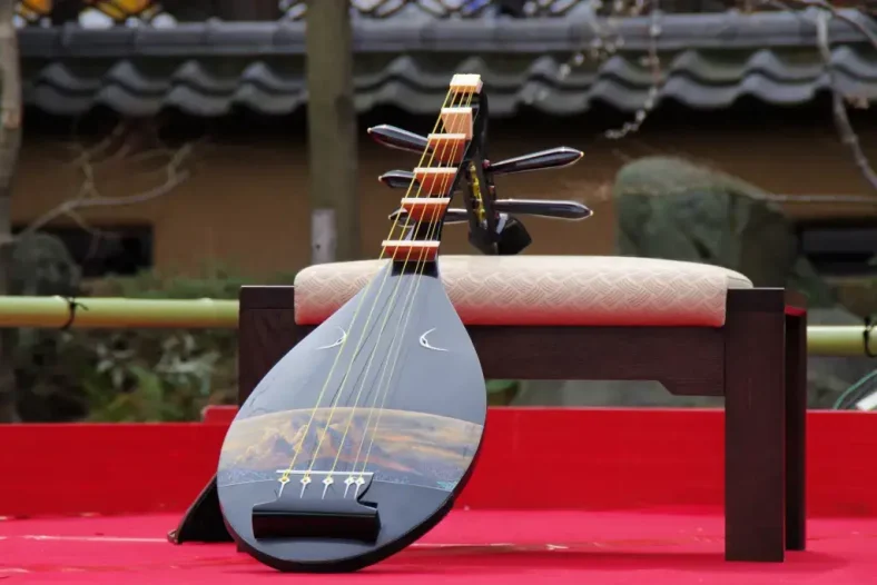 Alat Musik Biwa